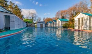 Бассейн с термальной водой